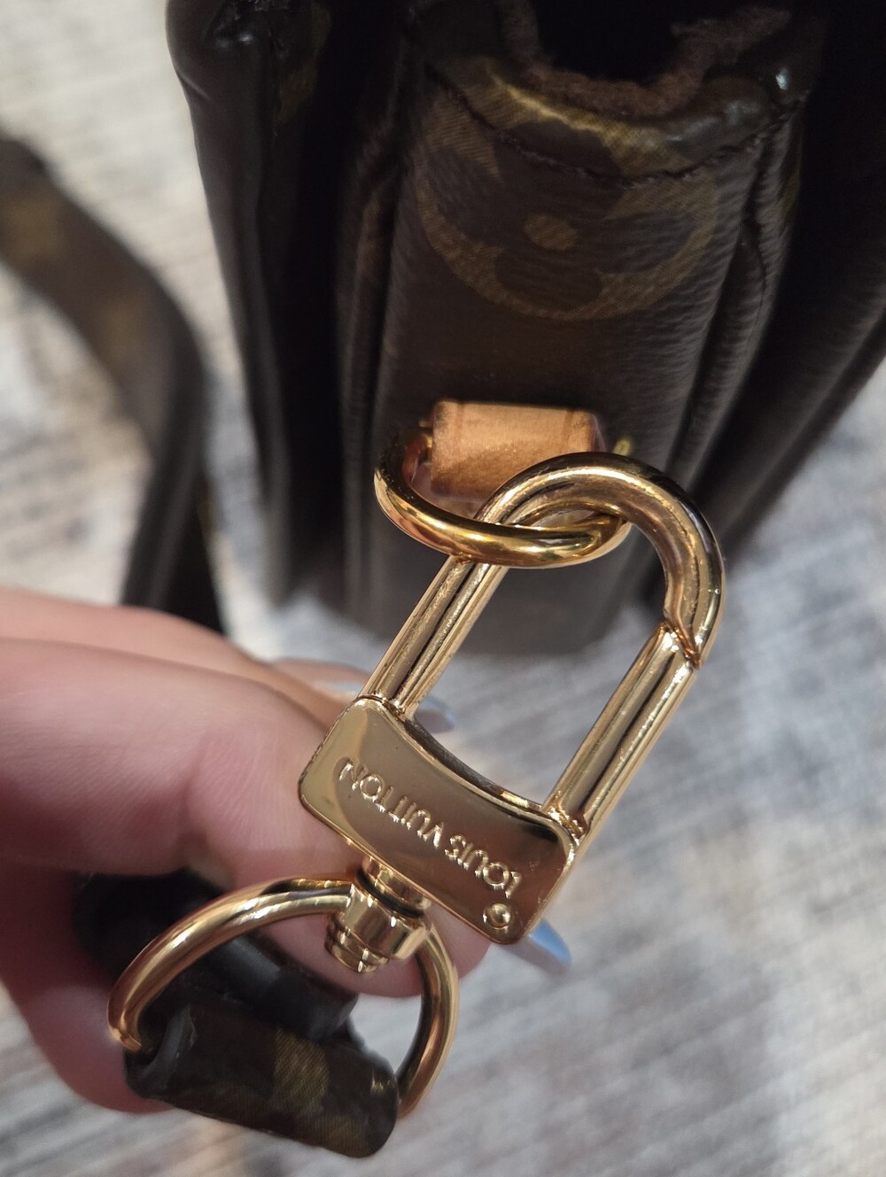 Louis Vuitton Pochette Metis Monogram - Picture 6 of 16